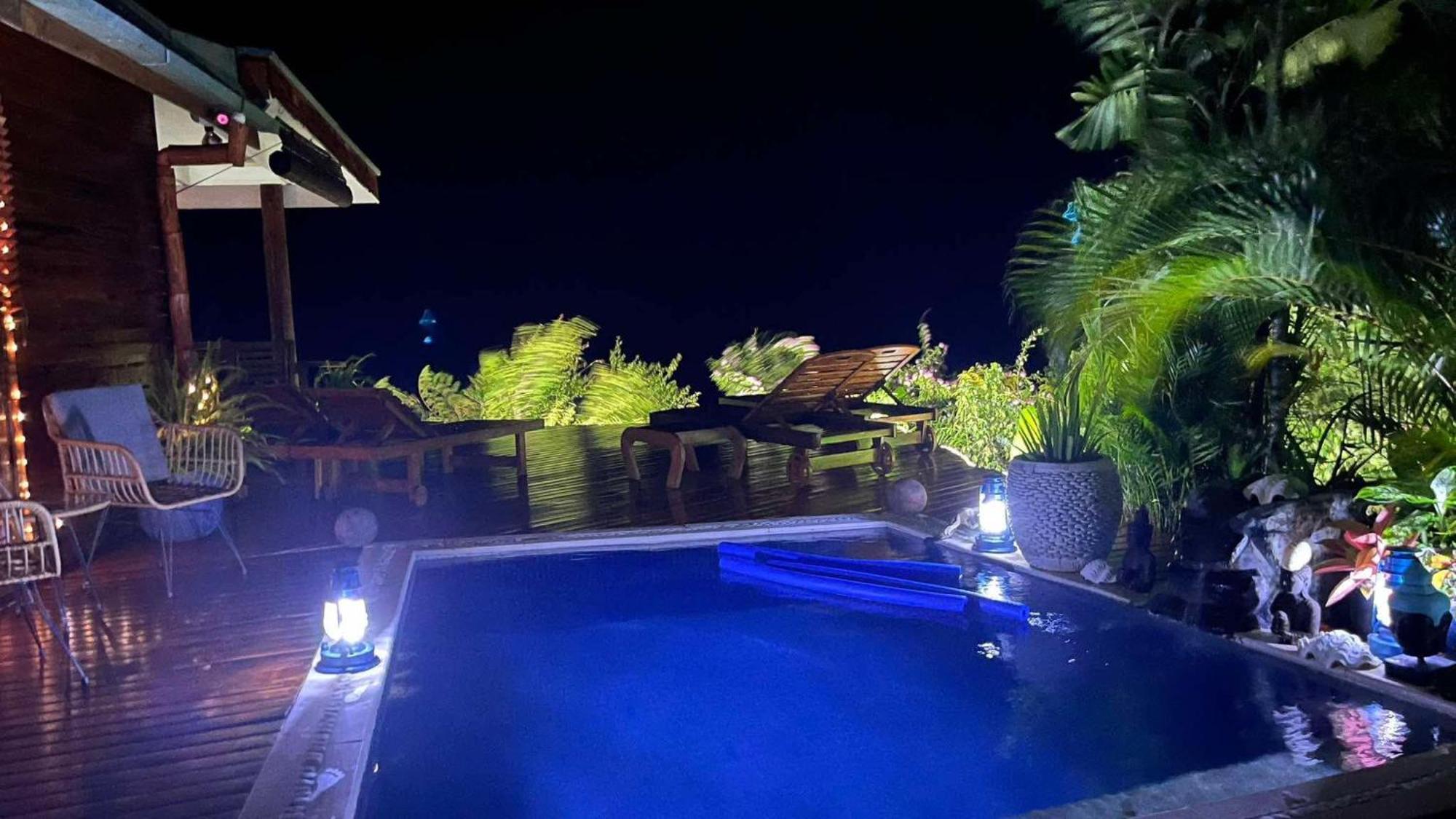 Naveria Heights Lodge Savusavu Exterior photo