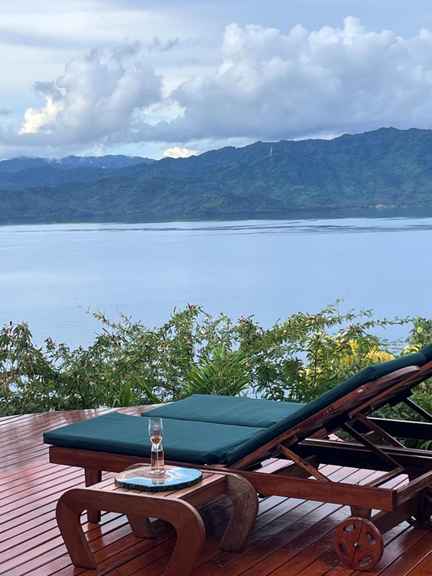 Naveria Heights Lodge Savusavu Exterior photo